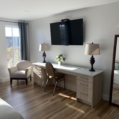 Lunenburg Arms Hotel Екстер'єр фото